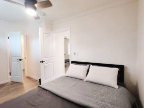 Cozy 2B1B Guest House with Private Entrance and Parking